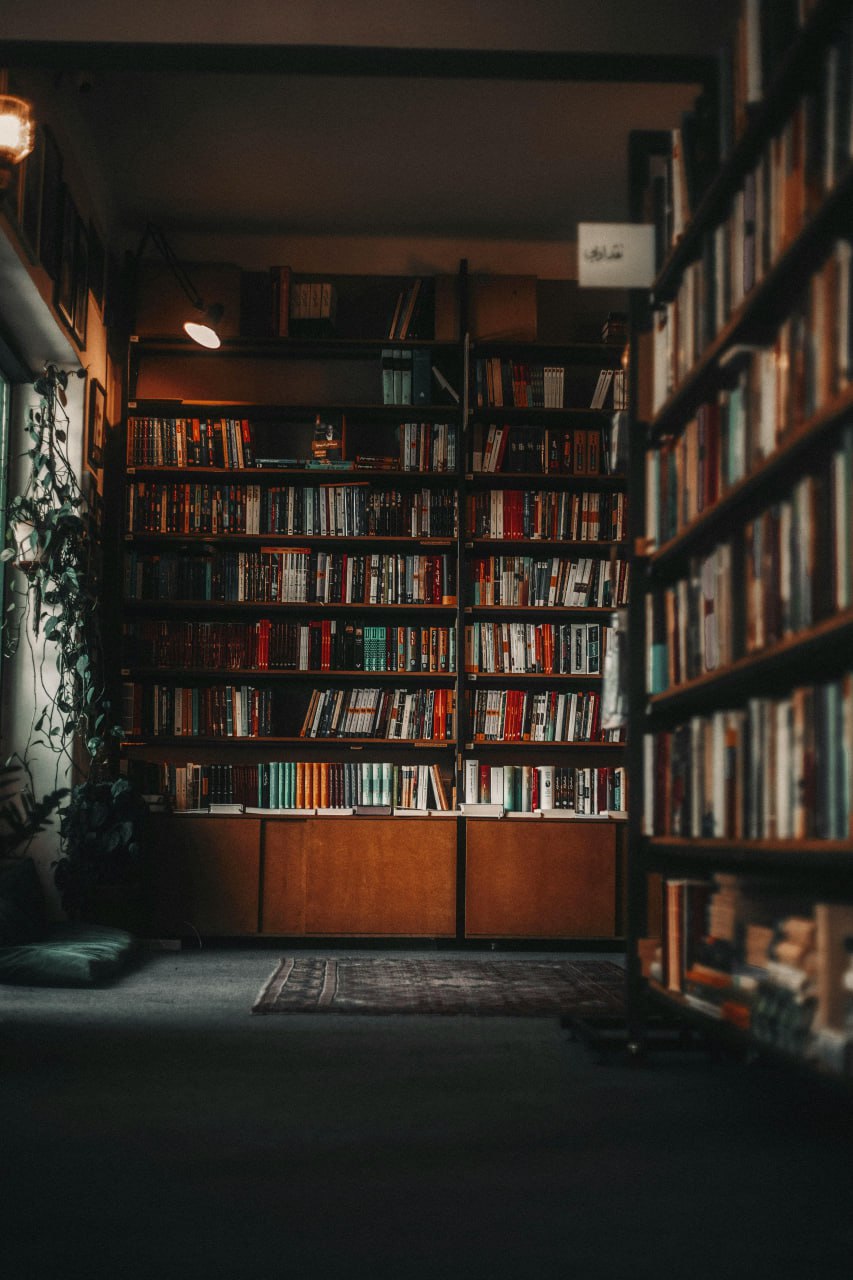 تصویر باکیفیت از کتابخانه